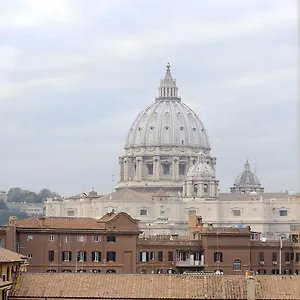 https://la-casa-romana.it-romehotels.com
