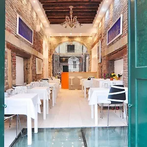 Al Mascaron Ridente *** Venedig