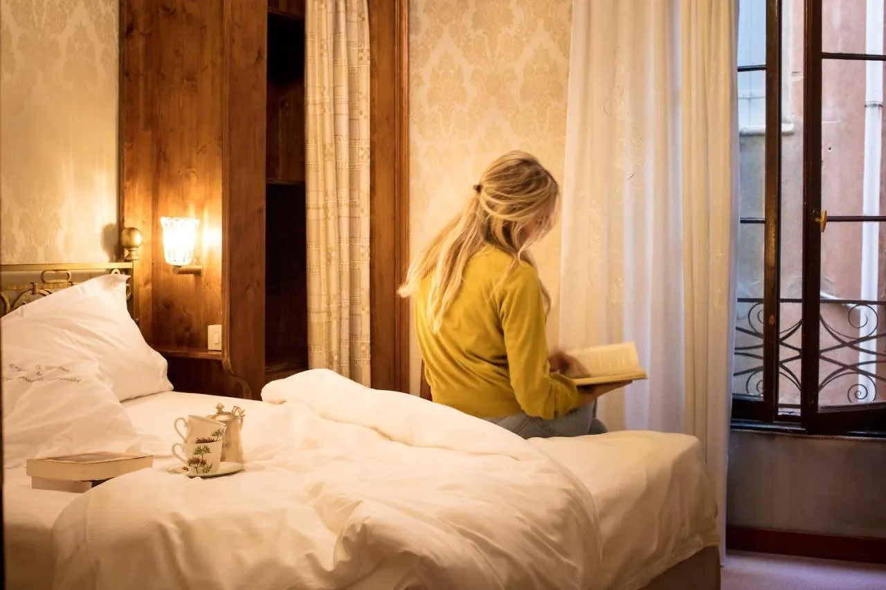 Hotel Flora Velence