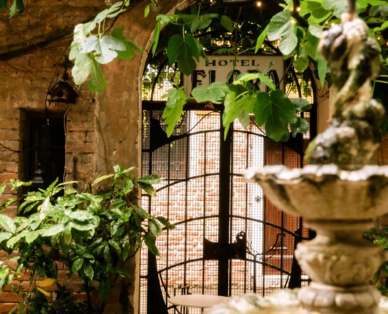 Hotel Flora Velence