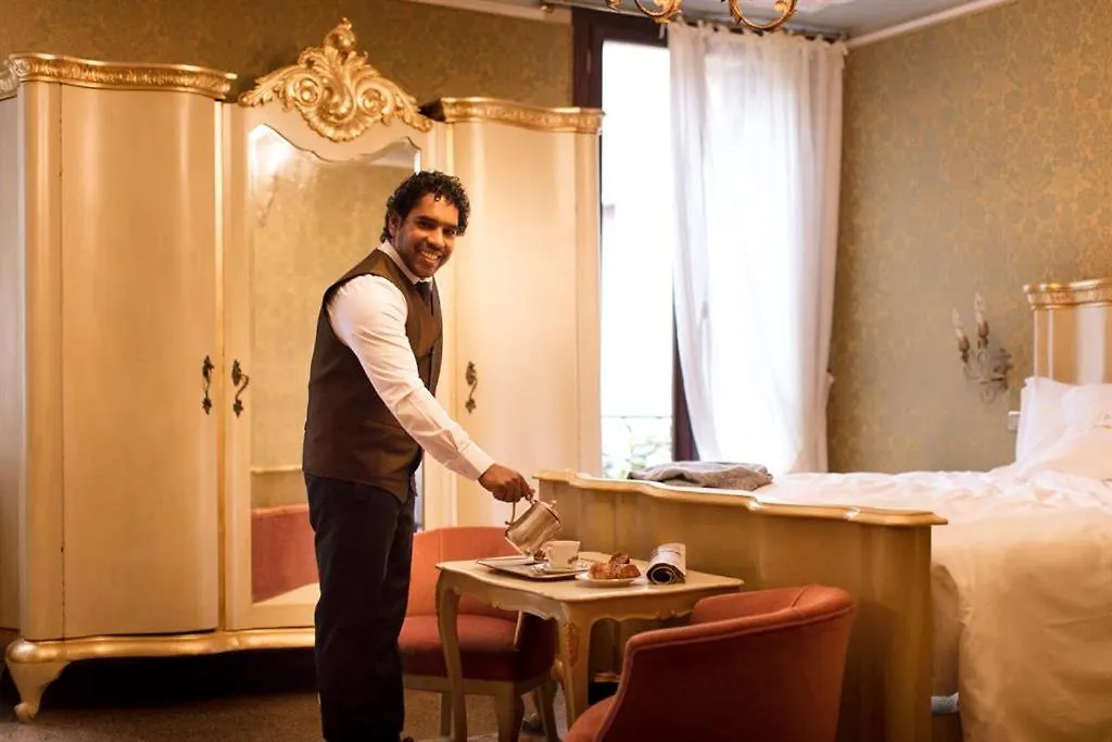 Hotel Flora Velence