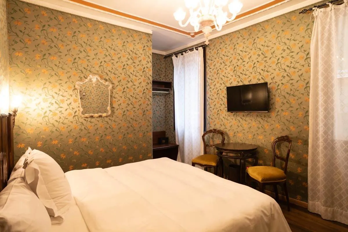 Hotel Flora Velence