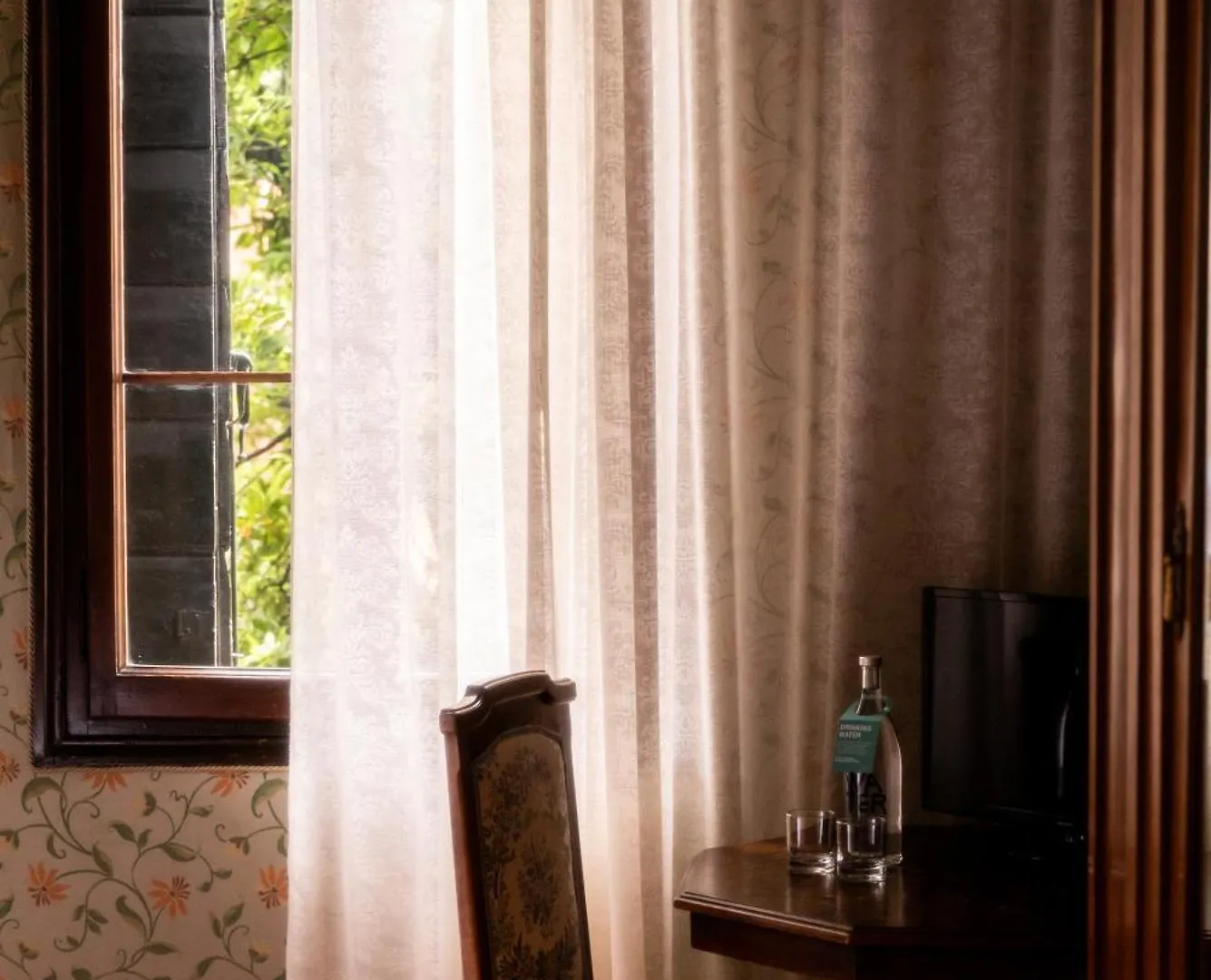 Hotel Flora Velence