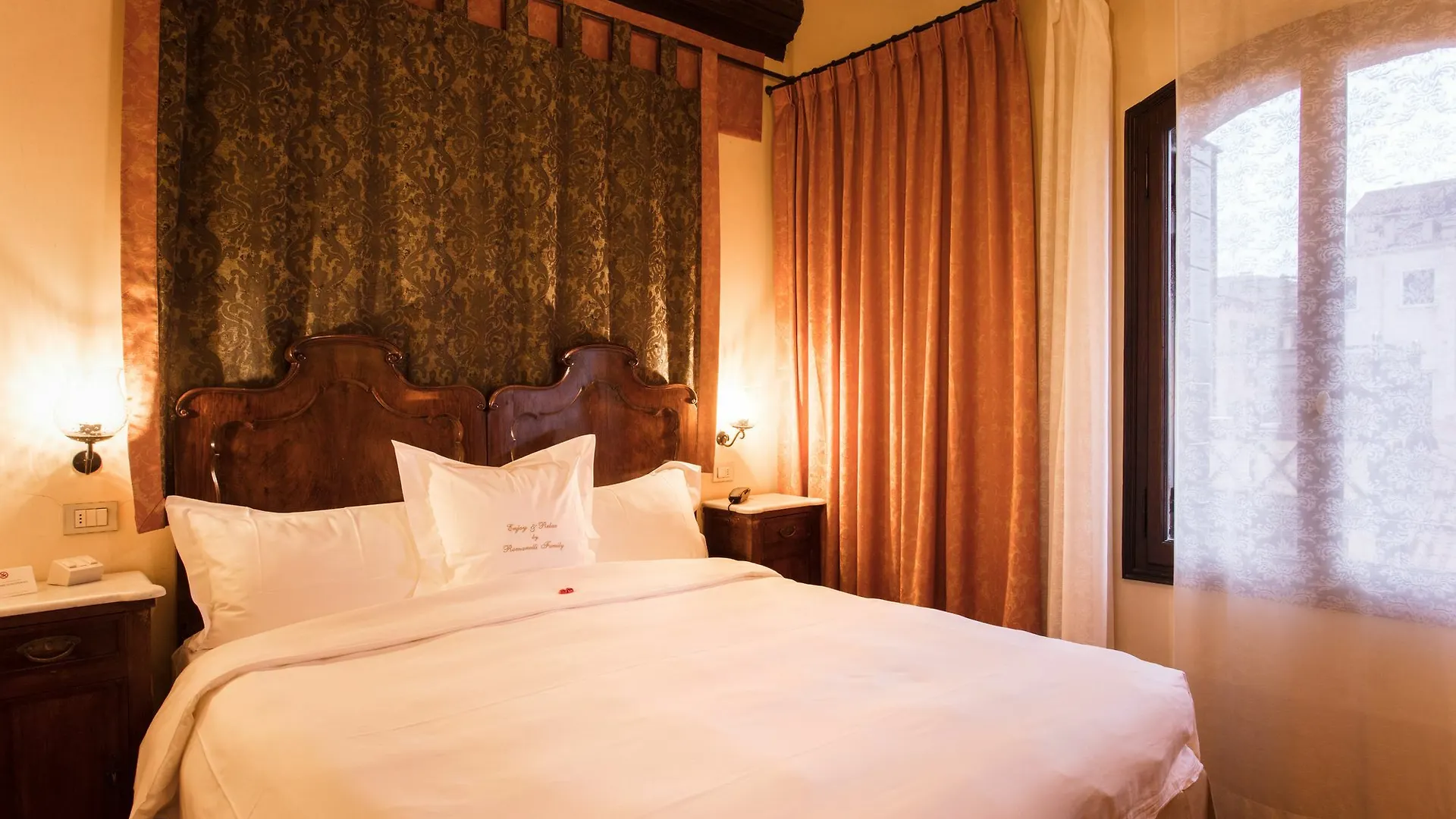 Hotel Flora Velence