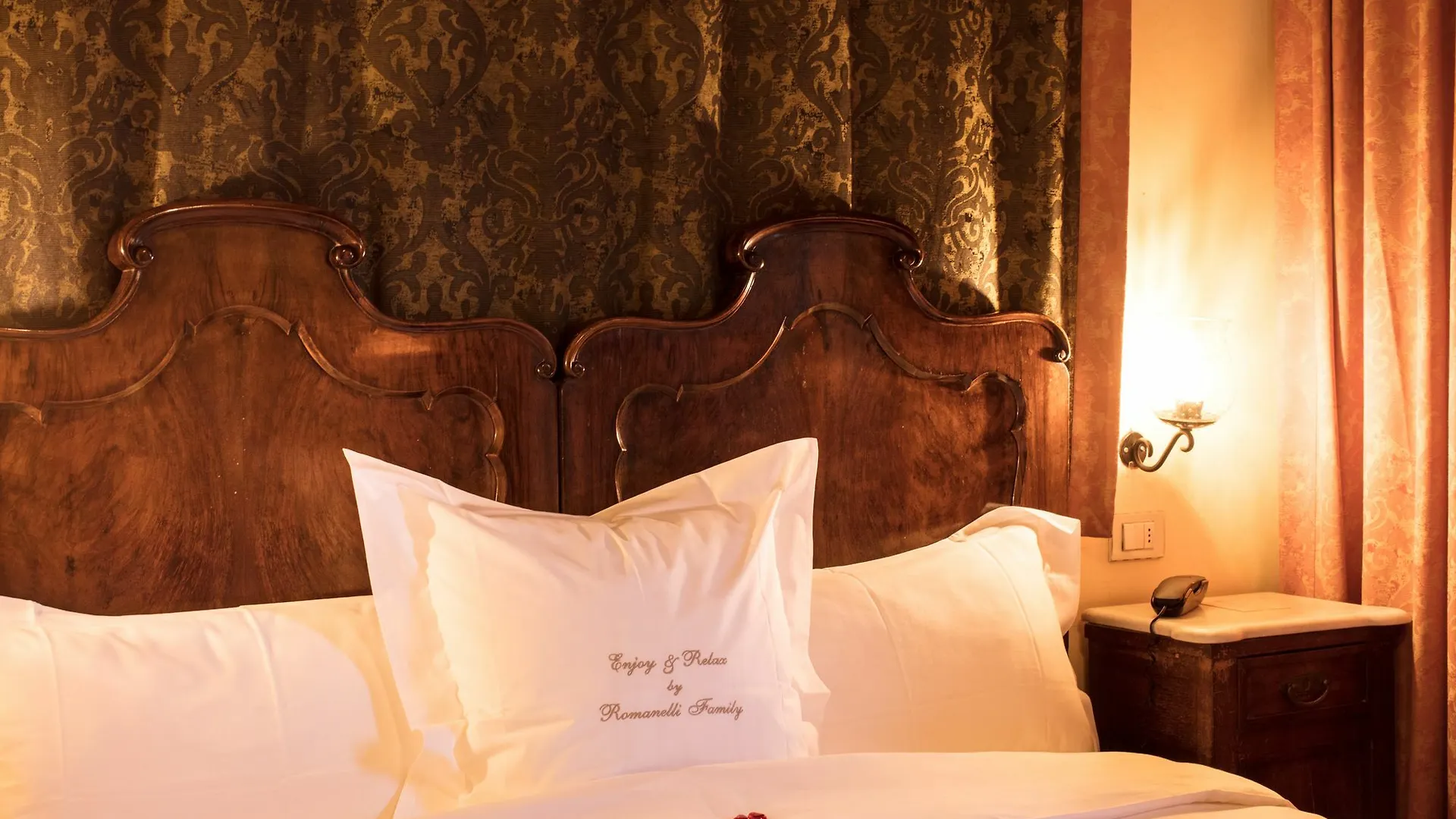 Hotel Flora Velence