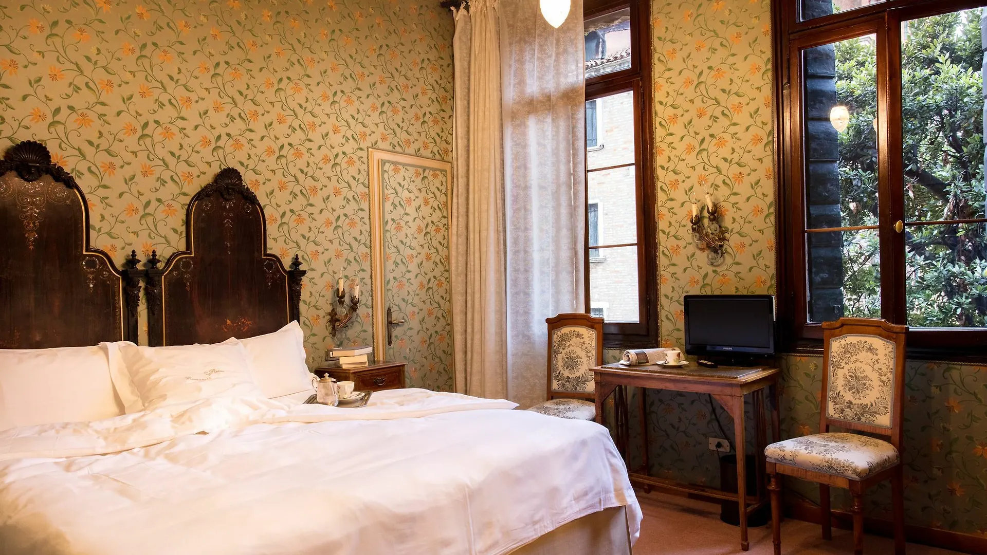 Hotel Flora Velence